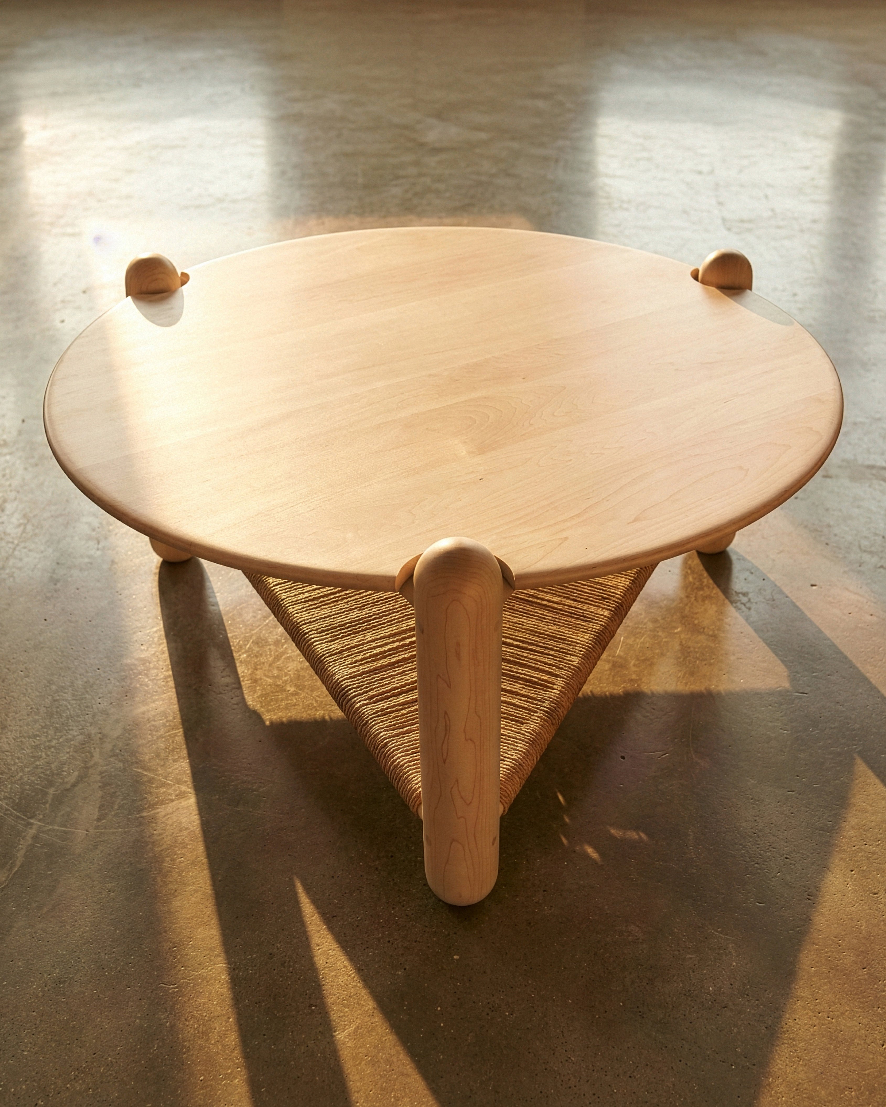 Captain's Table Maple 42”