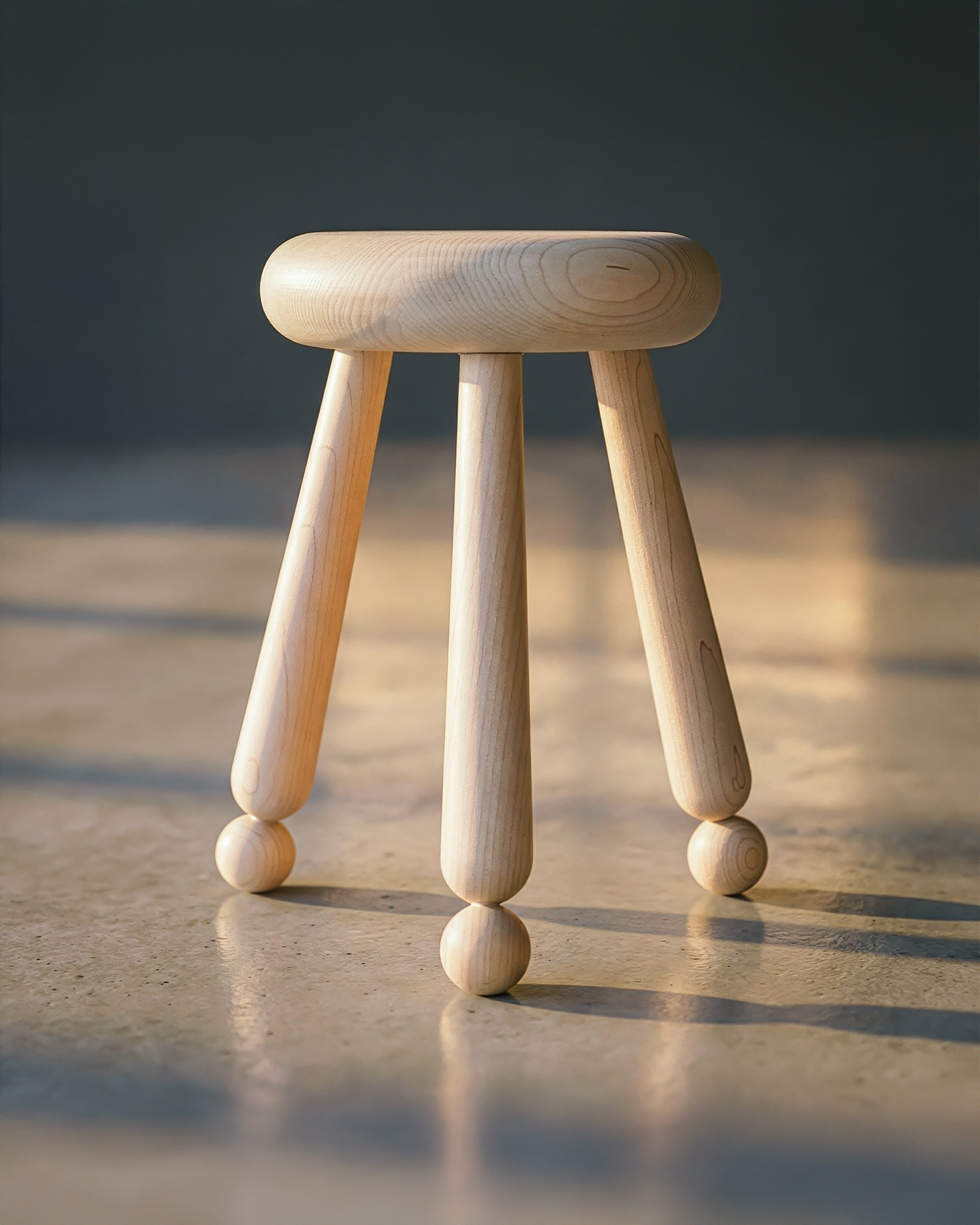 10" Doughnut Milking Stool - Maple